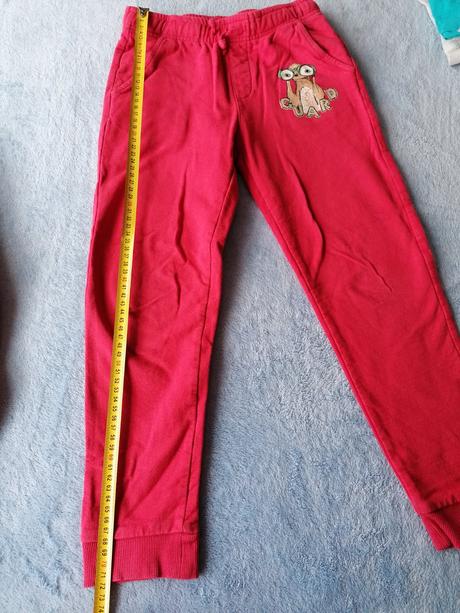 Červené teplaky, 128