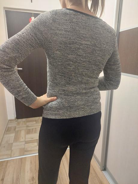 Sveter s lesklými nitami, s