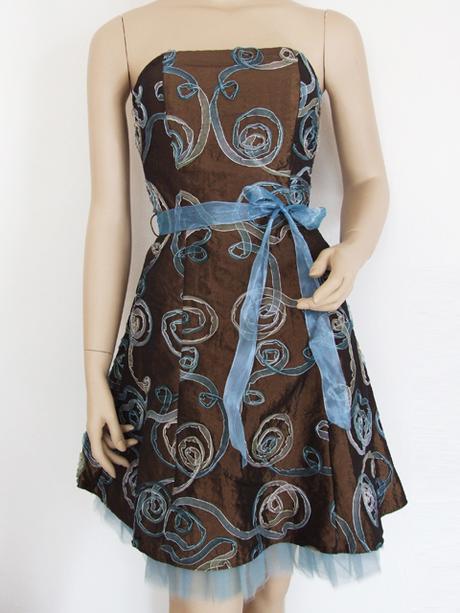 Koktailové šaty, 32