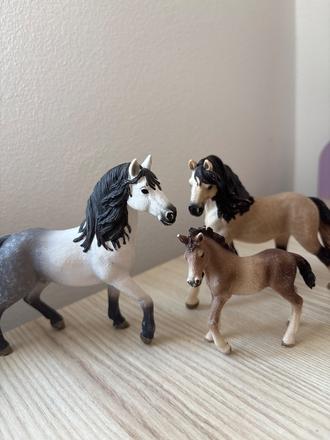 Schleich rodinka andalúzskych koní,