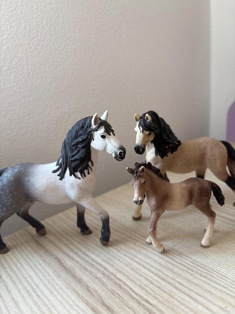 Schleich rodinka andalúzskych koní,