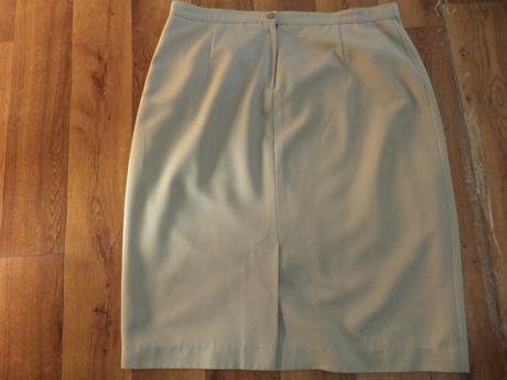 Damska kremova sukna, 50