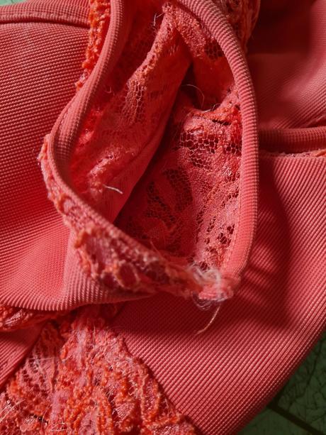 Čipkované šaty, s