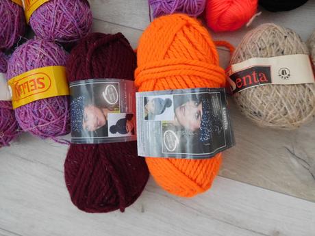 Vlna na ďalšiu tvorbu, čelenky, ponožky, čiapky,,