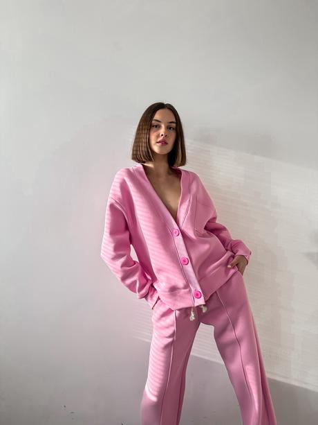 Krásny komplet značky green apple, pc 54,90 eur,