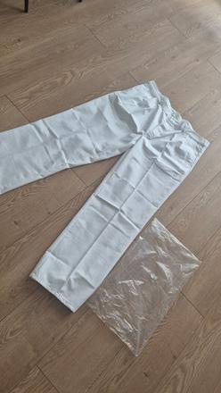 Lekárske nohavice, 54