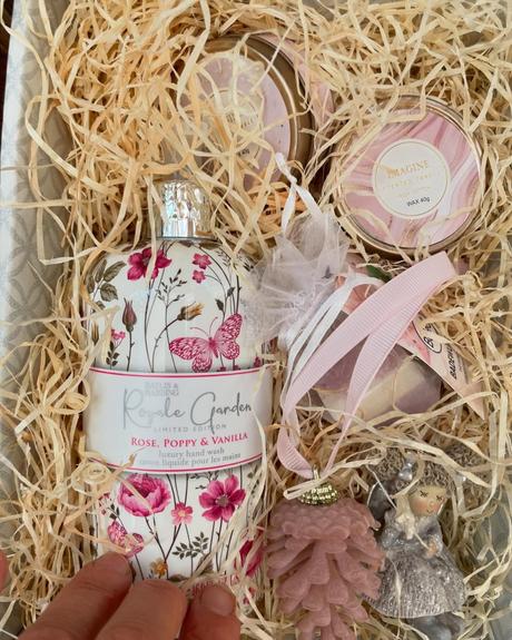 Anjelka na položenie - dievčatko so srdiečkom, 