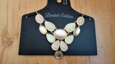 Marhuľkový náhrdelník, 