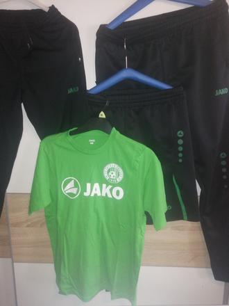 2 teplaky  tricko kratasy, 158