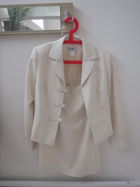 Krémový kostým - nenosený, m