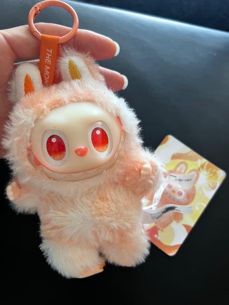 Labubu séria big into energy,