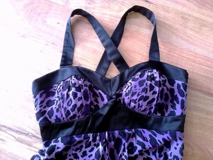 Padavé fialovo-čierne letné šaty zn. jane norman, 36