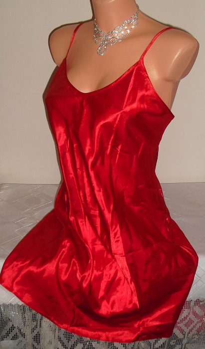Cervena satenova kosielka, l