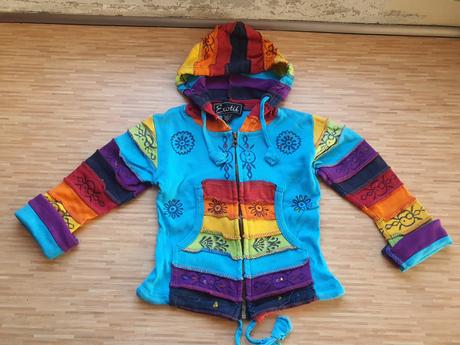 Farebna mikina hippie, 80