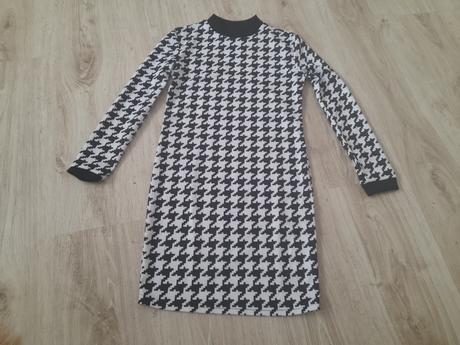 Elastické šaty, 146