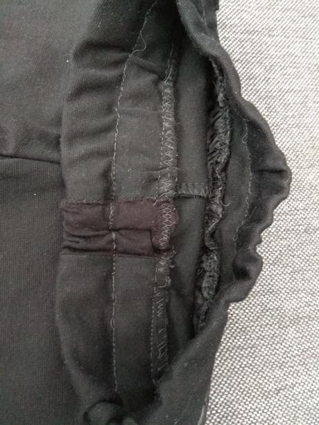 Čierne nohavice, 122