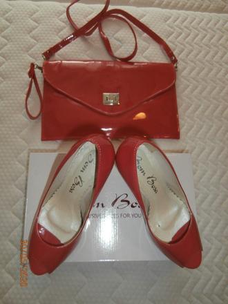 Topanky s kabelkou, 36