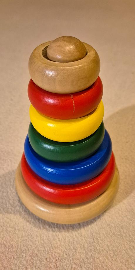 Drevené navliekacie krúžky na tyč, 