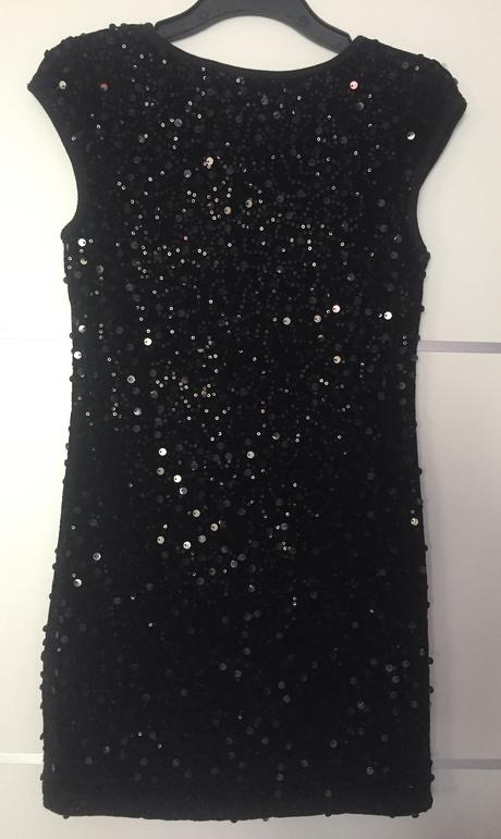 Trblietkavé zamatové šaty, 140