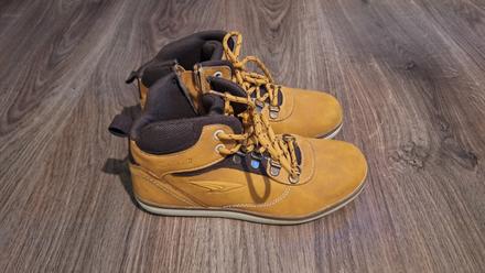 Prechodne topánky, cizmy, sprandi,35