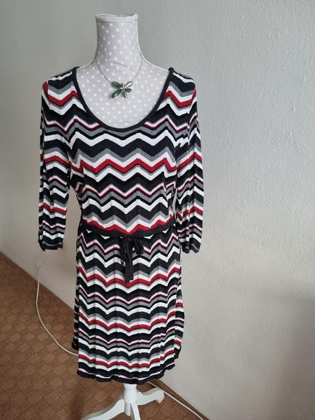 Trojfarebné pletené šaty xl, xl