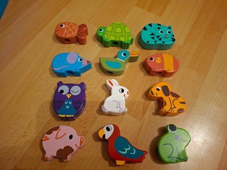 Drevene zvieratká navliekacka, 