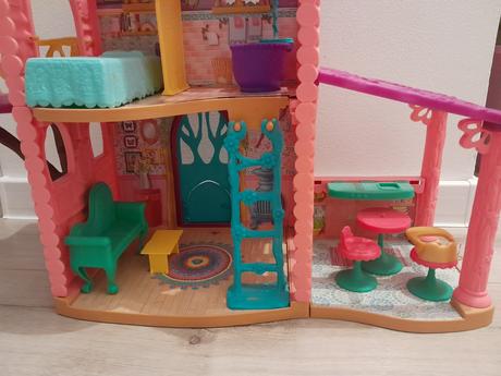 Domček pre bábiky, 