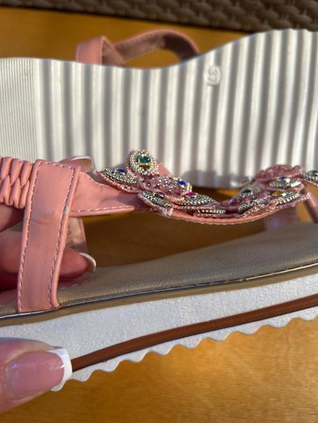 Elegantné sandále medzi prsty 37, 37