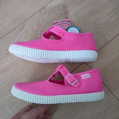 Nové voňavé sandálky (prezúvky) zn.cienta, veľ.30, 30