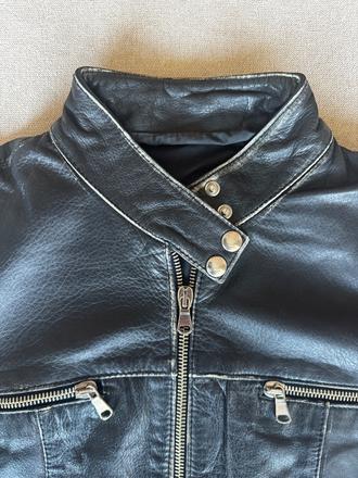 Dámska kožená bunda veľkosti s, s
