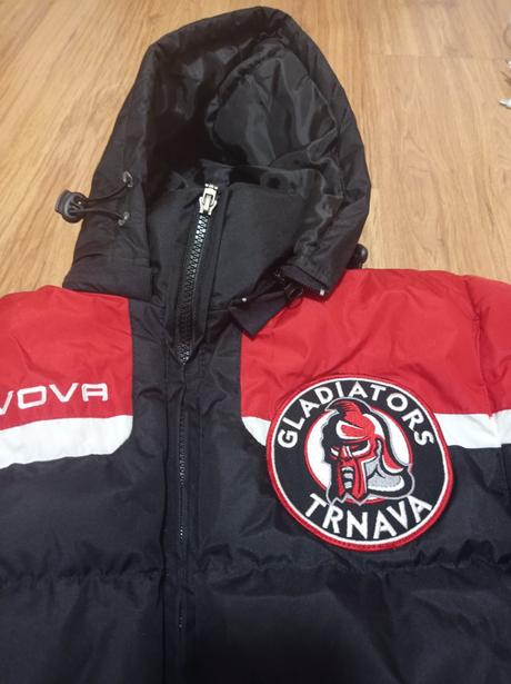 Velmi tepla bunda, 152