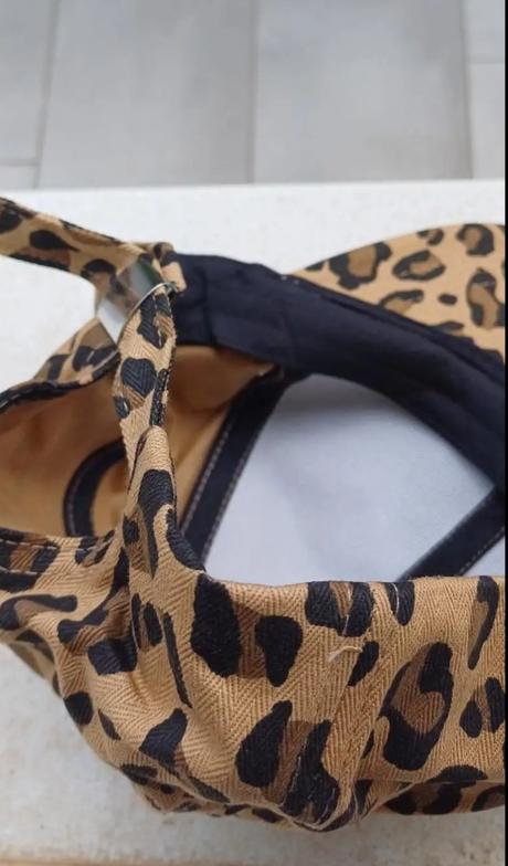 Šiltovka s leopardím vzorom - karamel, 