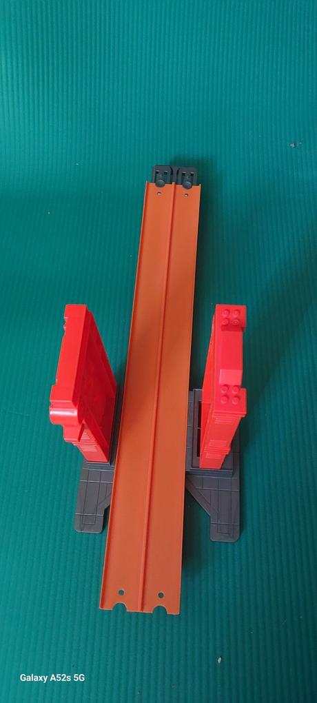 Hot wheels odpaľovače a dráhy,