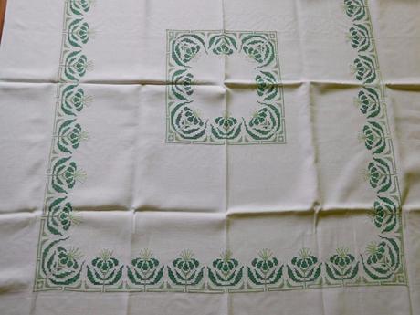Vidiecký obrus ručne vyšívaný -123  x 136 cm,, 