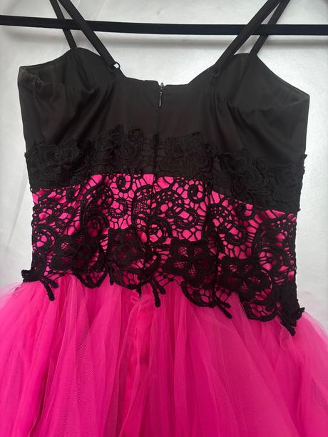 Spoločenské saty, 38