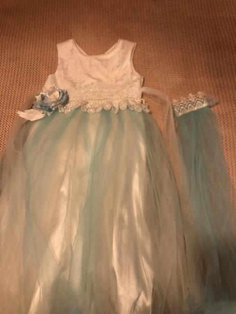 Slávnostné šaty, 134