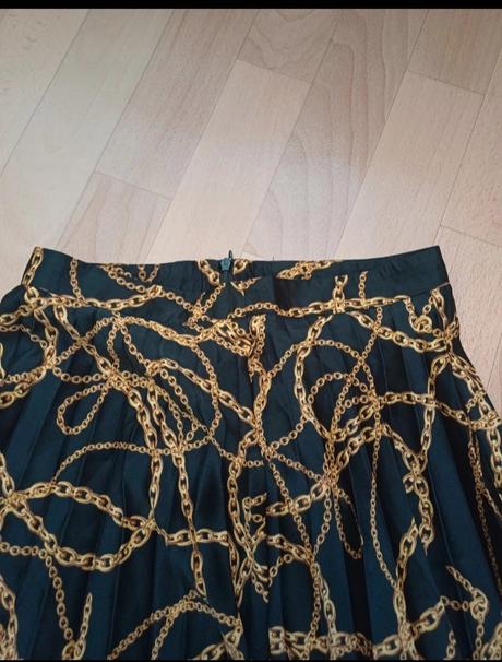 Krasna plisova sukna, mohito,34