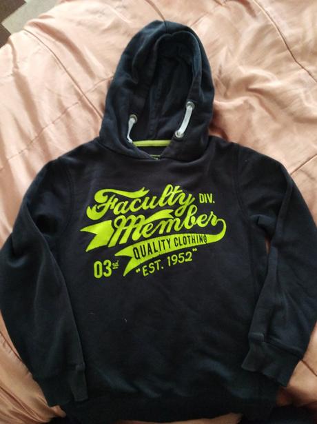 Čierna mikina s kapucňou, 134