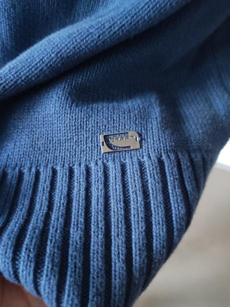 Pánsky kvalitný sveter 2 x oblečený, l