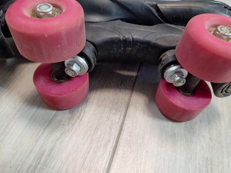 Kolieskové korčule, 33