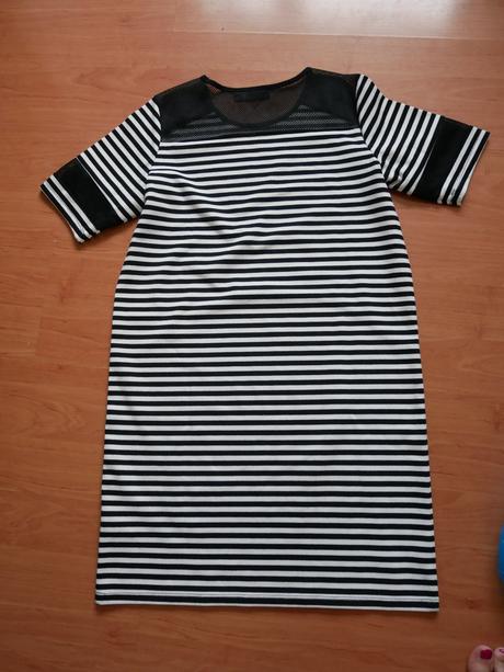 Pasikavé dievčenské šaty, lupilu,158