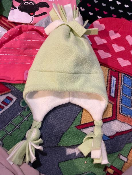 Čiapky 3x, 2x srdiečková, ovečka shaun, funny, 74