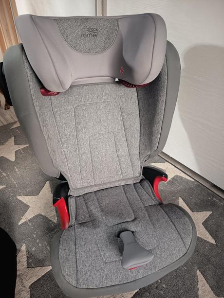 Autosedačka, britax