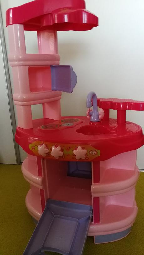 Barbie kuchynka s príslušenstvom,