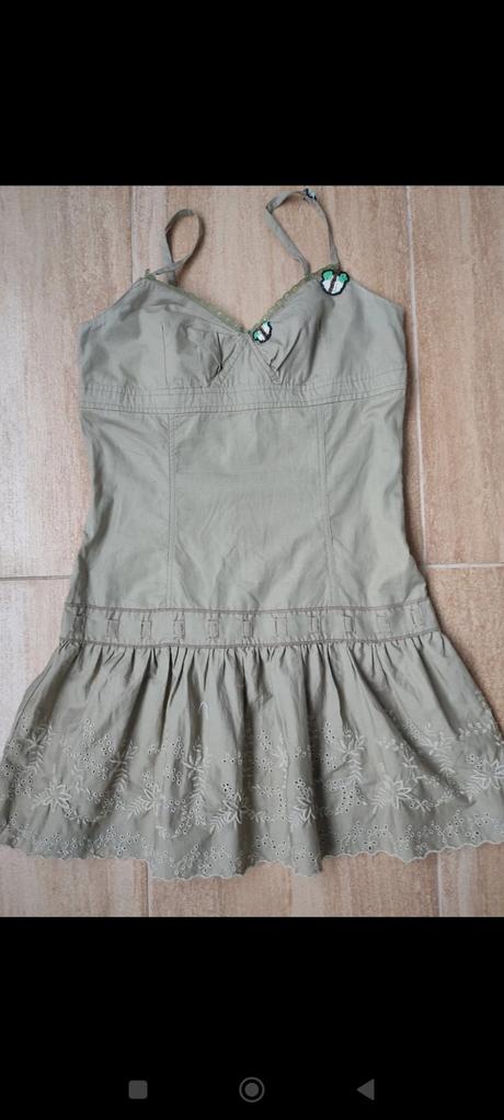 Šaty vyšívané, m