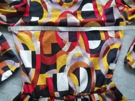 Šaty so vzorom vo farbách jesene vs, s