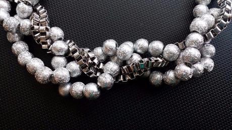 Náhrdelník a náušnice,