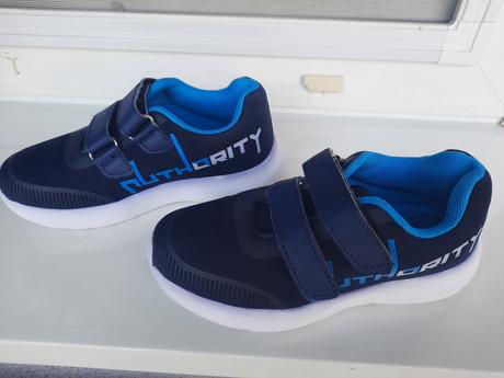 Tenisky, authority,31