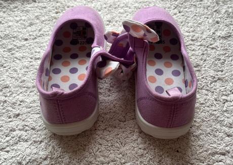 Fialové papuče, 25, 25