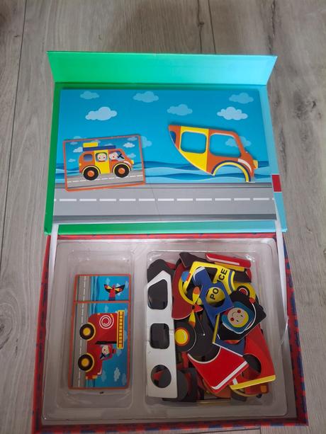 Magneticka skladacka auta,